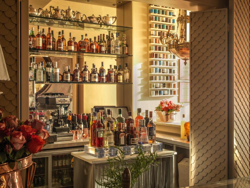 No 15 by GuestHouse Bath Wellness Hotel Bar