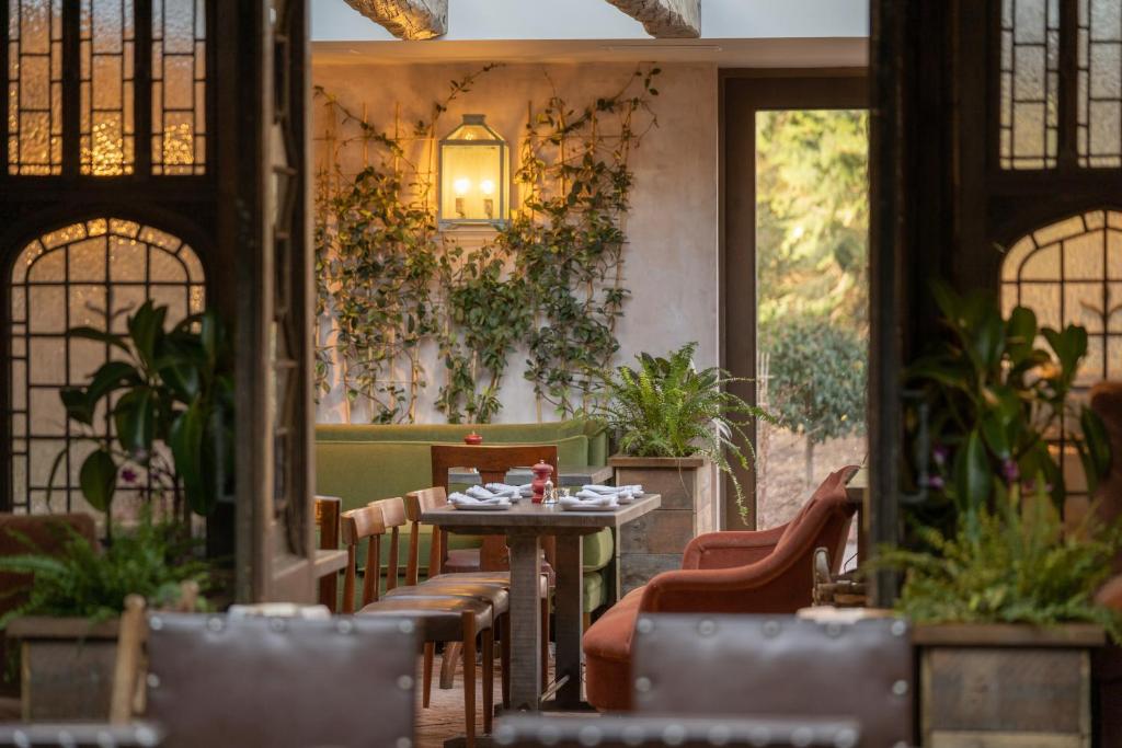 The Double Red Duke Cotswolds Wellness Hotel Clanfield Dinning