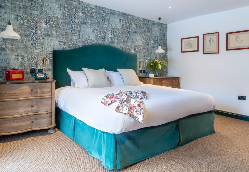 The Double Red Duke Cotswolds Wellness Hotel Clanfield Room