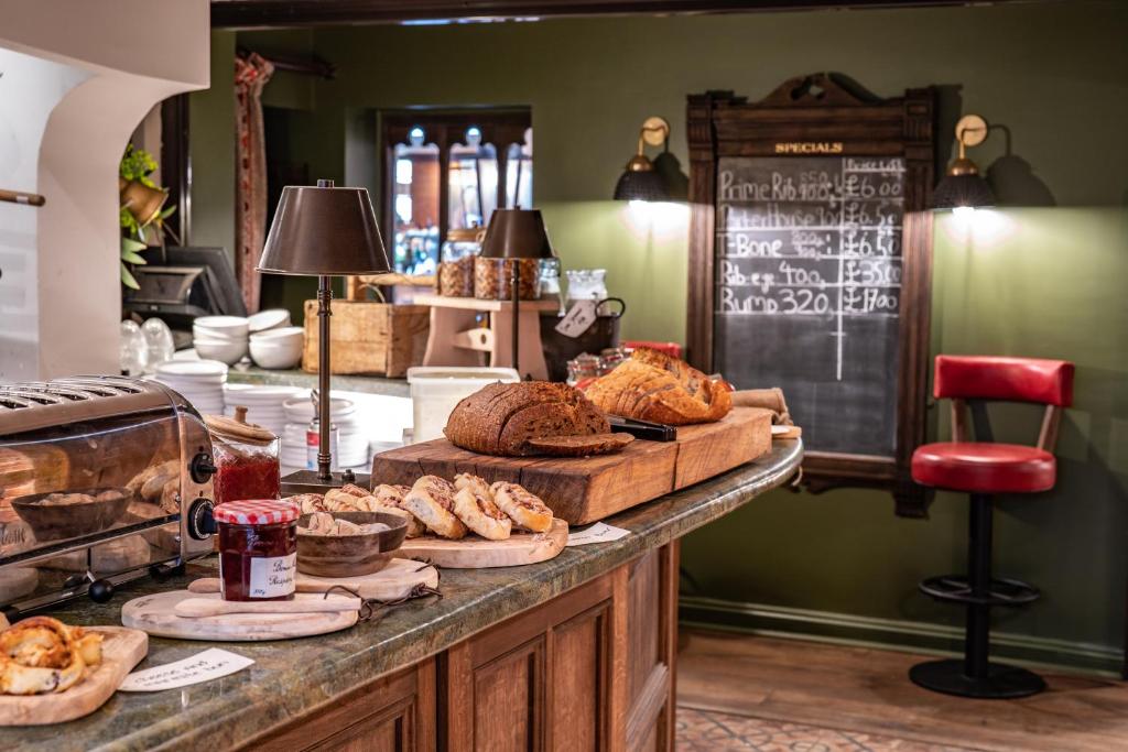 The Double Red Duke Cotswolds Wellness Hotel Clanfield Buffet