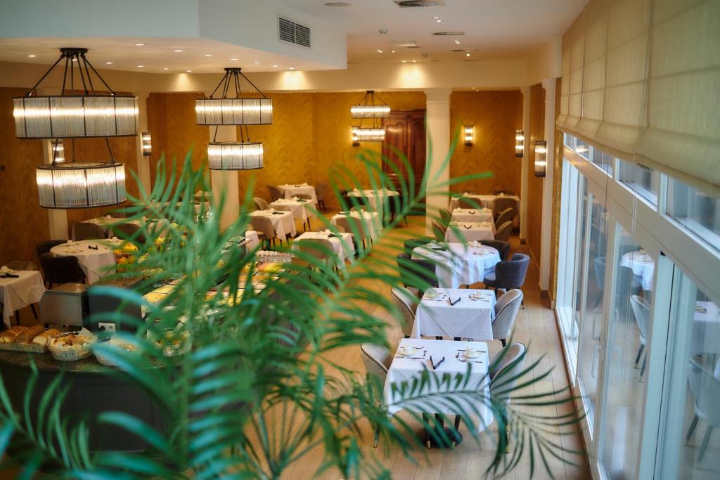 dukes-arches-brugge-adults-only-wellness-hotels-belgium-2 Dukes' Arches Brugge Adults only Wellness Dinning