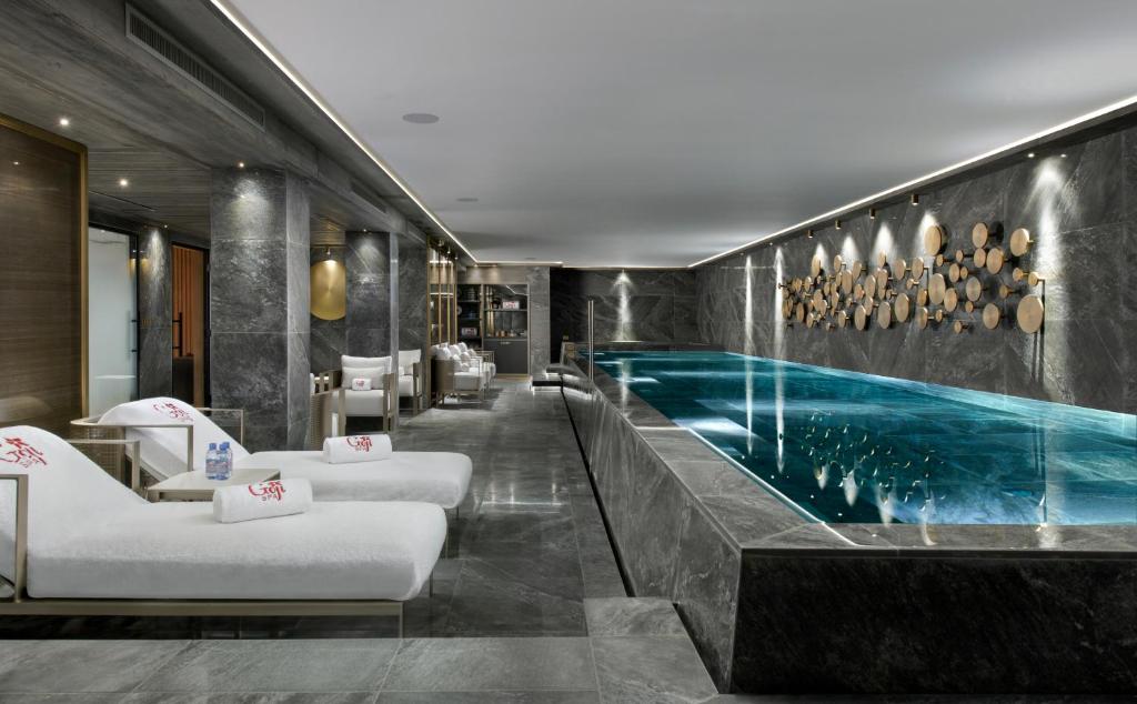 Hotel Le K2 Chogori Wellness France Jacuzzi