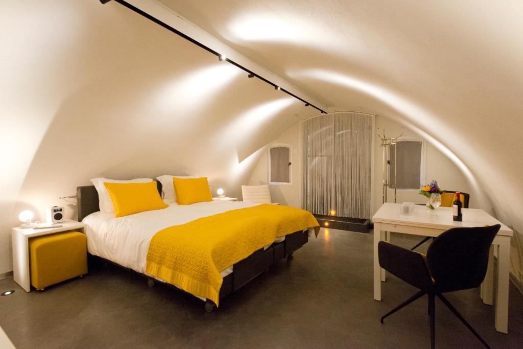 hotel-oudegracht-wellness-hotels-netherlands-4 Hotel Oudegracht Wellness Hotel Room