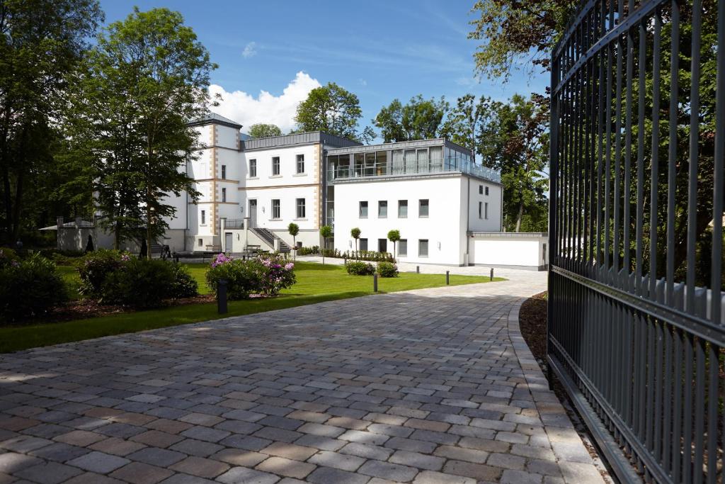 hotel-rittergut-stoermede-wellness-hotels-germany-1 Hotel Rittergut Stoermede Wellness Building