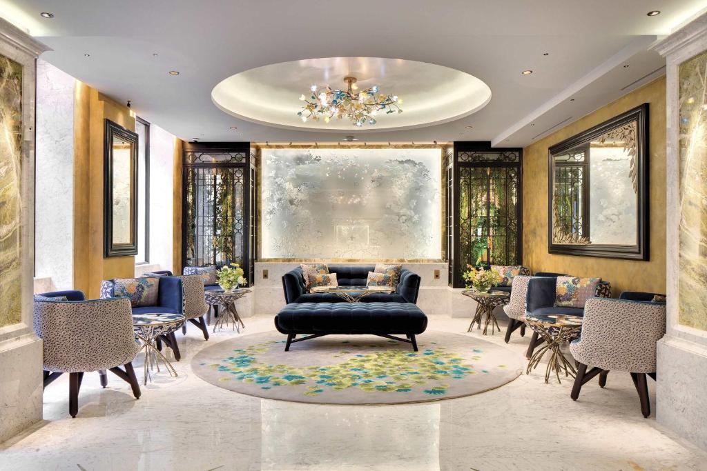 La Demeure Montaigne Wellness Hotel France Lobby