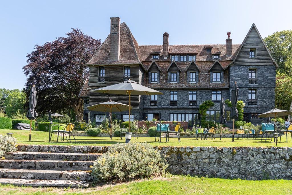 Les Jardins de Coppélia Wellness Hotel France Building