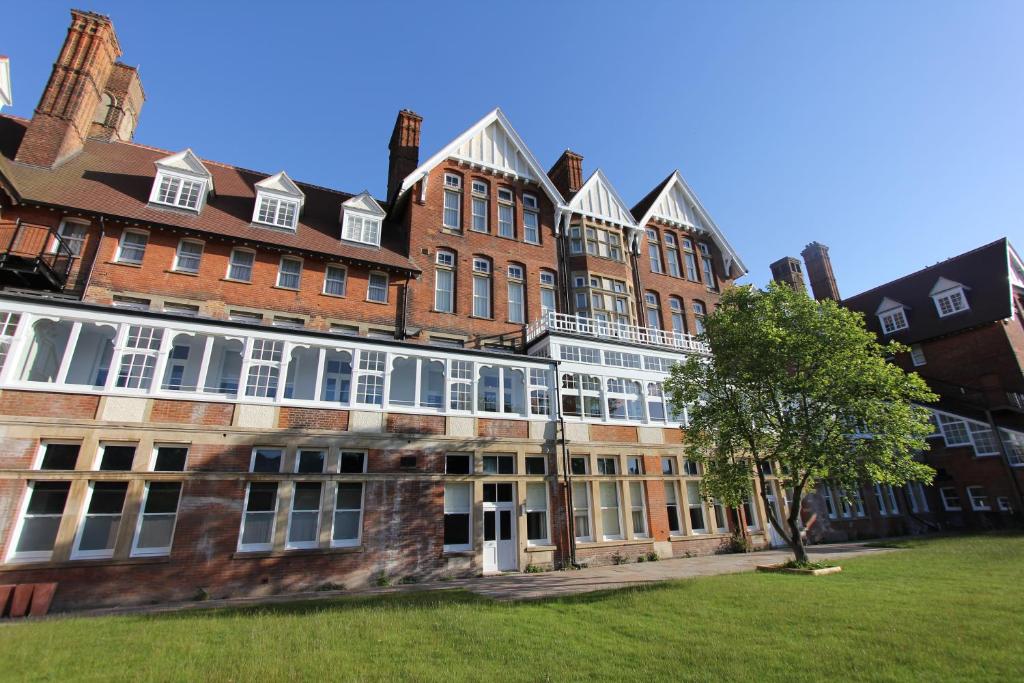 Yarrow Hotel Wellness UK Building